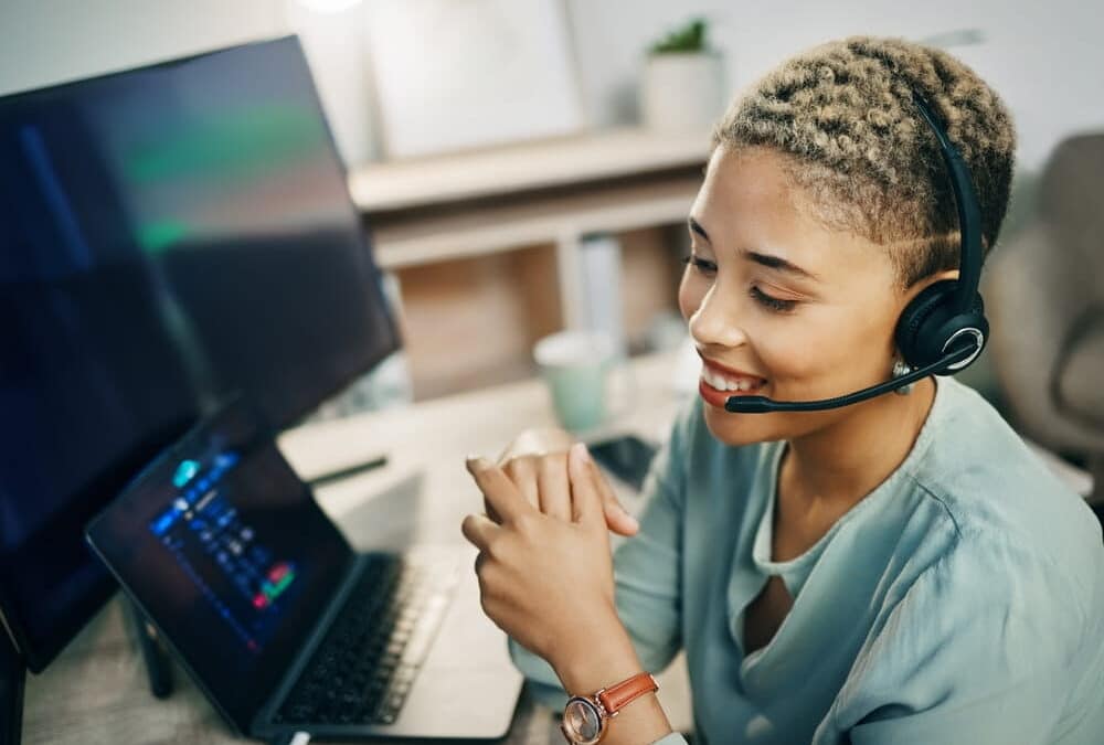 woman on the phone online trading